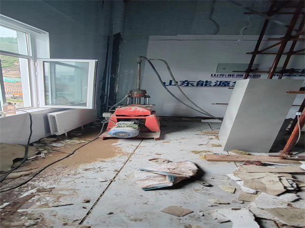 西陵地基基础下沉墙体裂缝加固注浆顶升施工